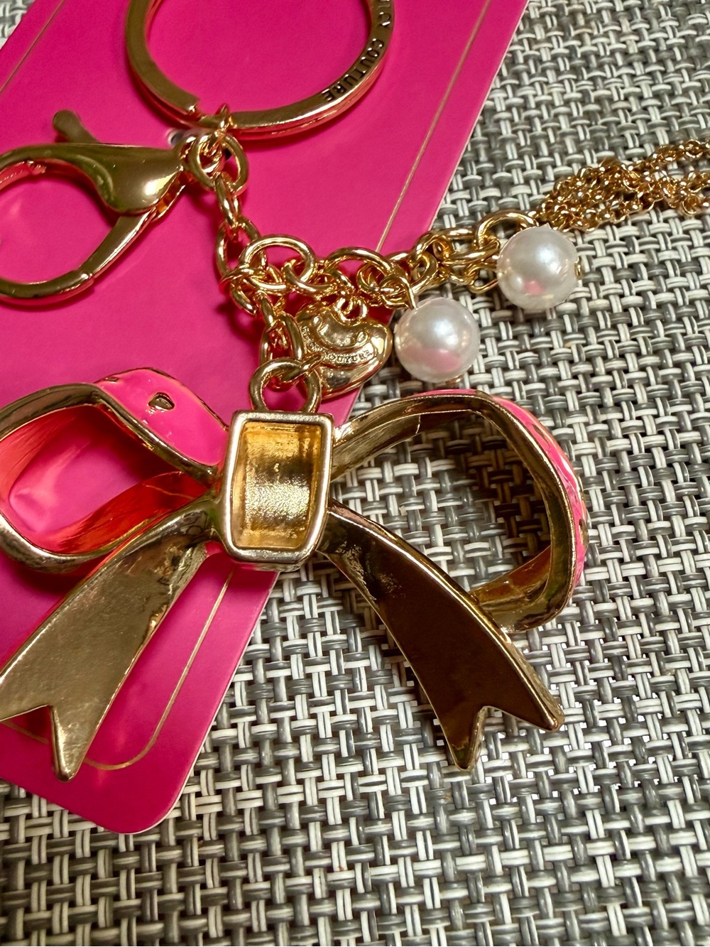 Juicy Couture 🎀 Pink Bow w/ Heart & Pearls 💕Key Holder & Bag Charm NWT - Picture 3 of 4